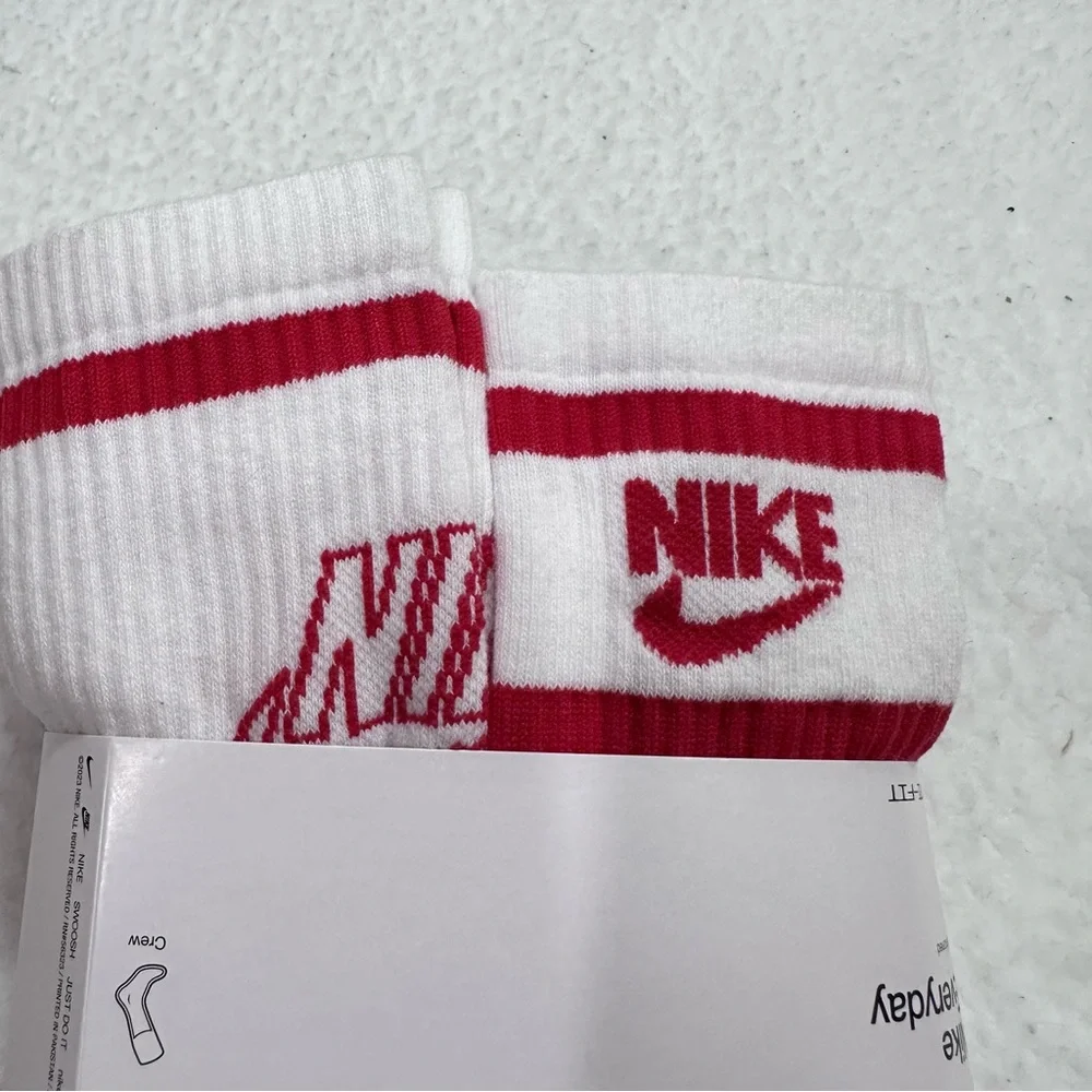 Nike Everyday Cushioned Crew Socks